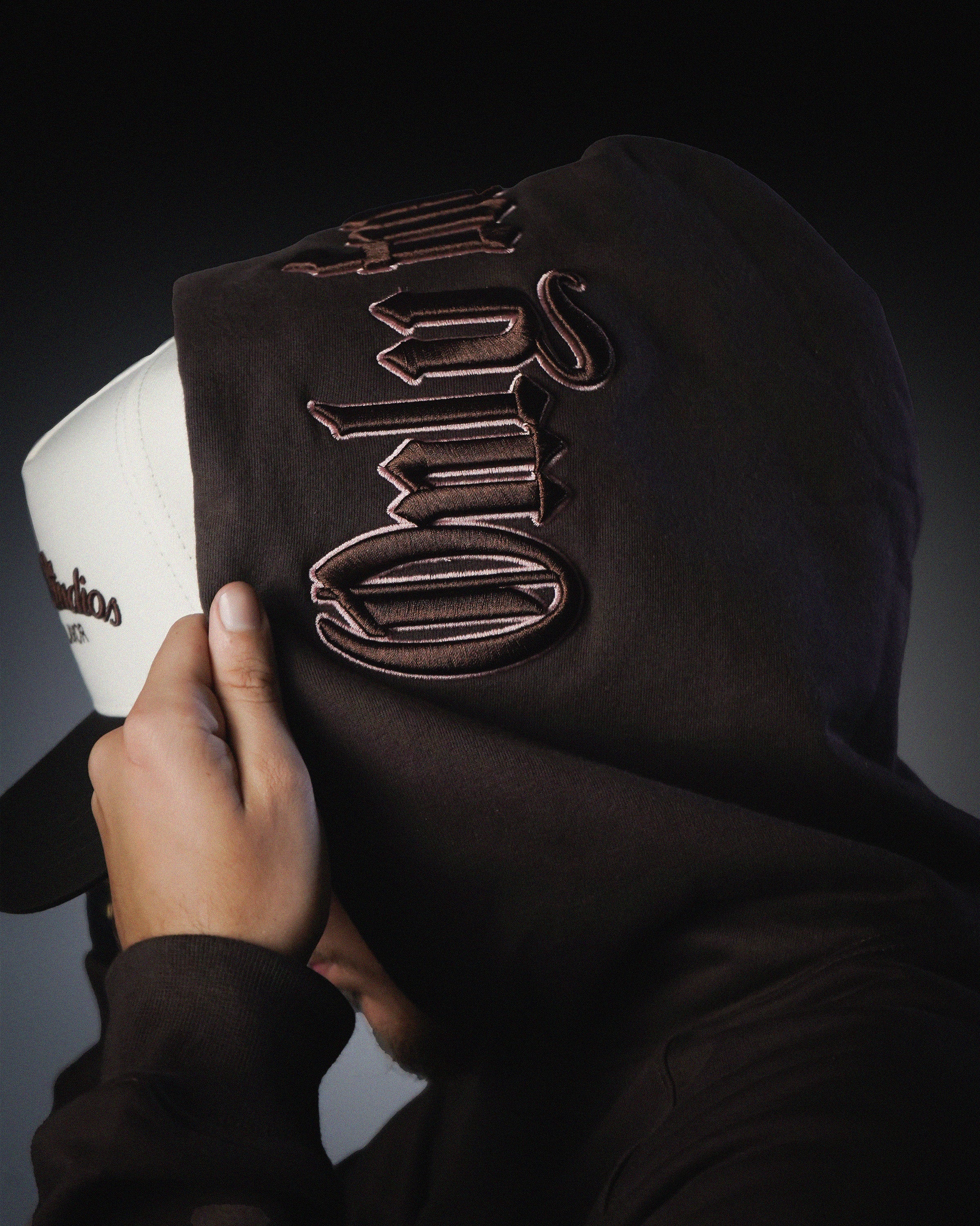HOODIE EXCLUSIVE MARRÓN
