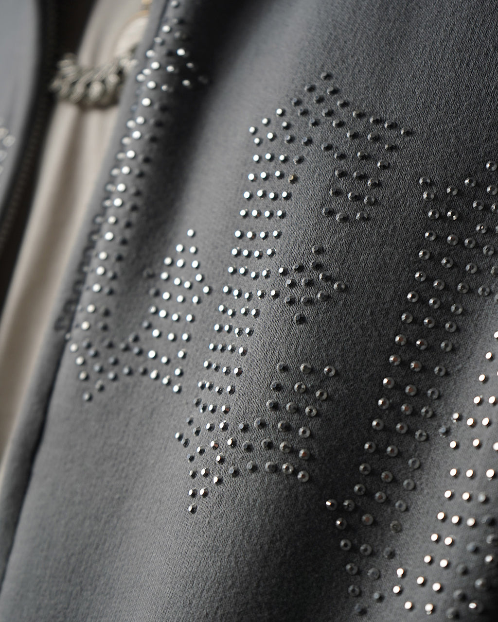 HOODIE ZIP RHINESTONE PLOMO