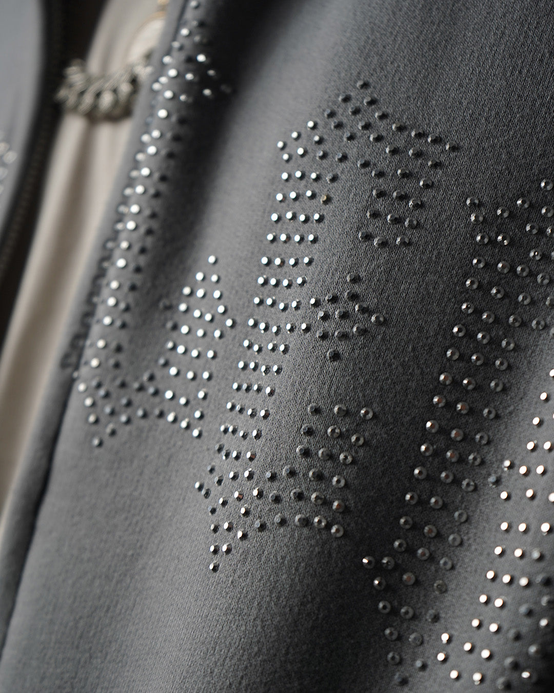 HOODIE ZIP RHINESTONE PLOMO