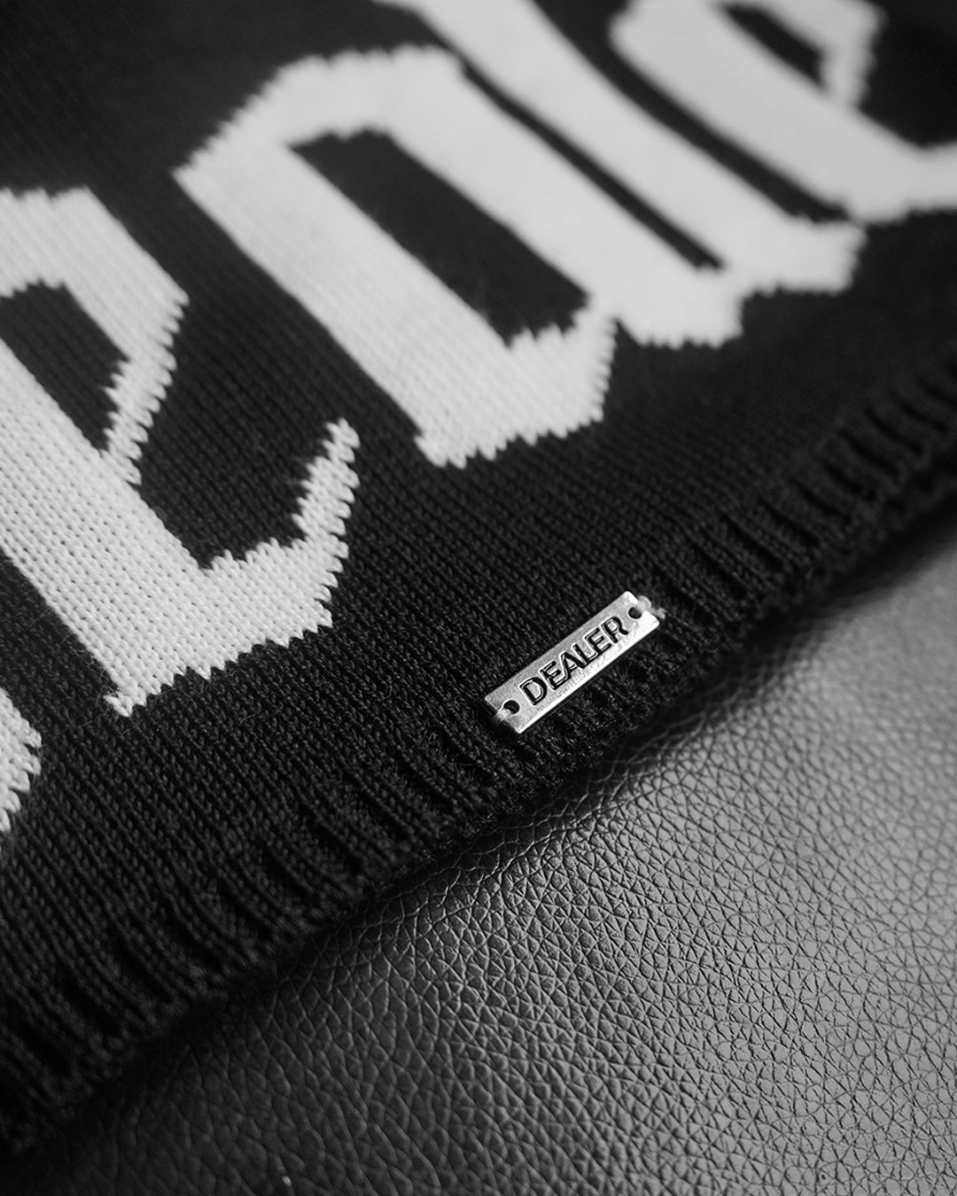 BEANIE DEALER NEGRO