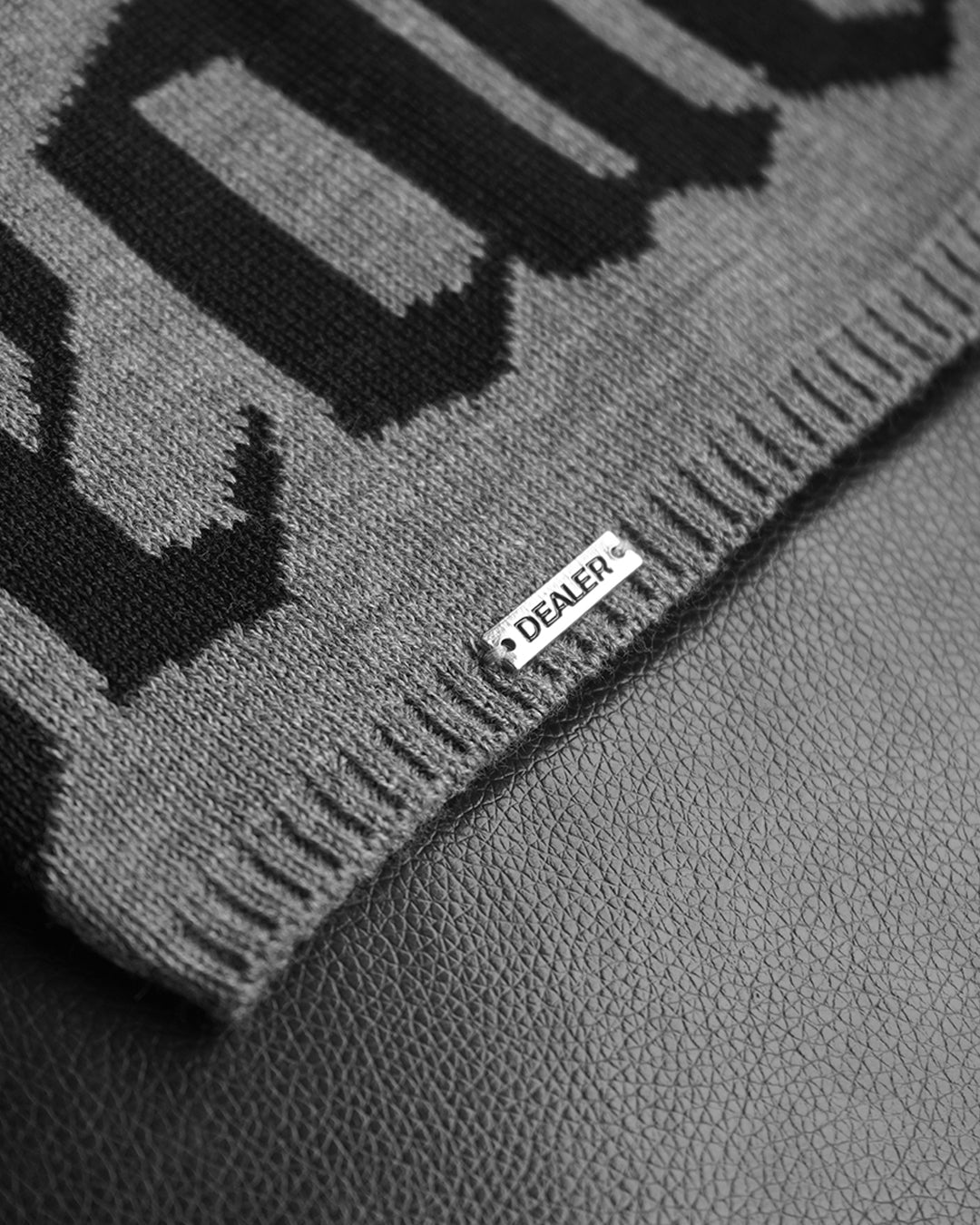 BEANIE DEALER PLOMO