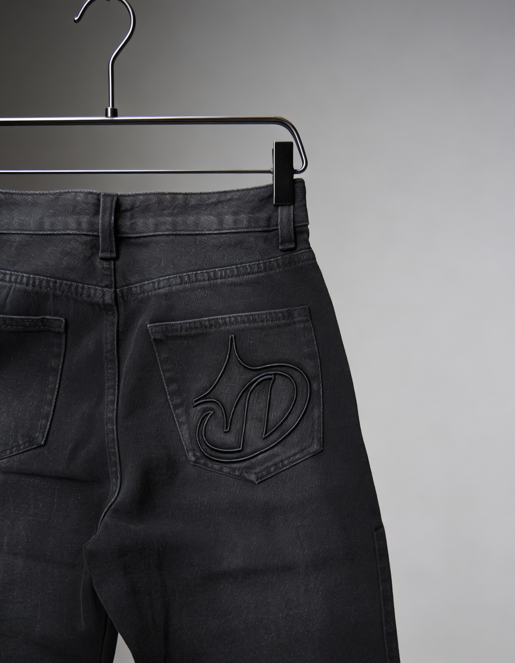 JEAN BAGGY BLACK BASIC